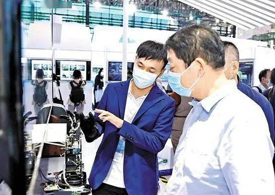 零镜科技：十年研发造出柔性传感器